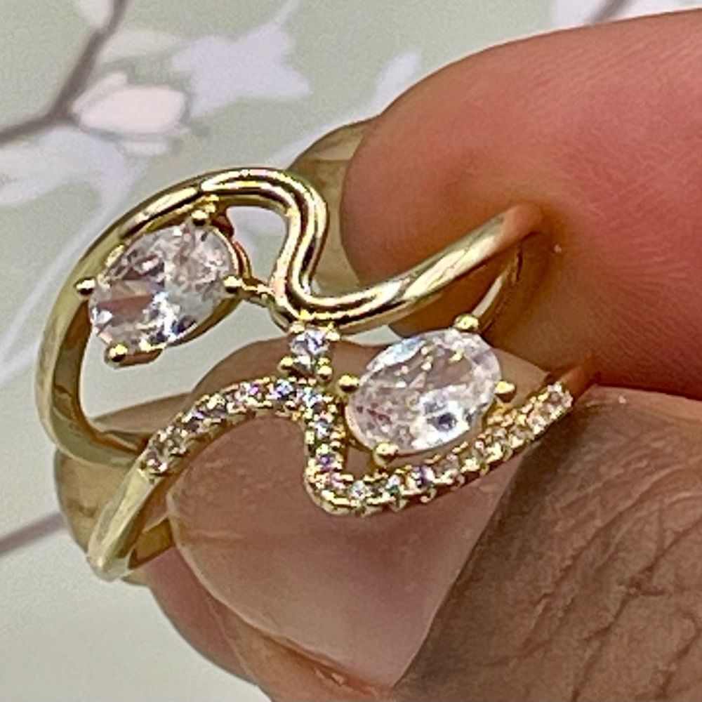 Gold Plated Wavy Design with Clear Crystal Rhinestones Ring. Size 7